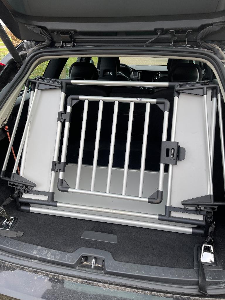 Hondenrek Trixie voor in kofferbak auto, Dieren en Toebehoren, Ophalen, Zo goed als nieuw