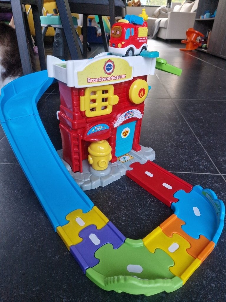 Vtech Toet Toet Autos Brandweerkazerne, Enlèvement, Comme neuf, 6 mois à 2 ans