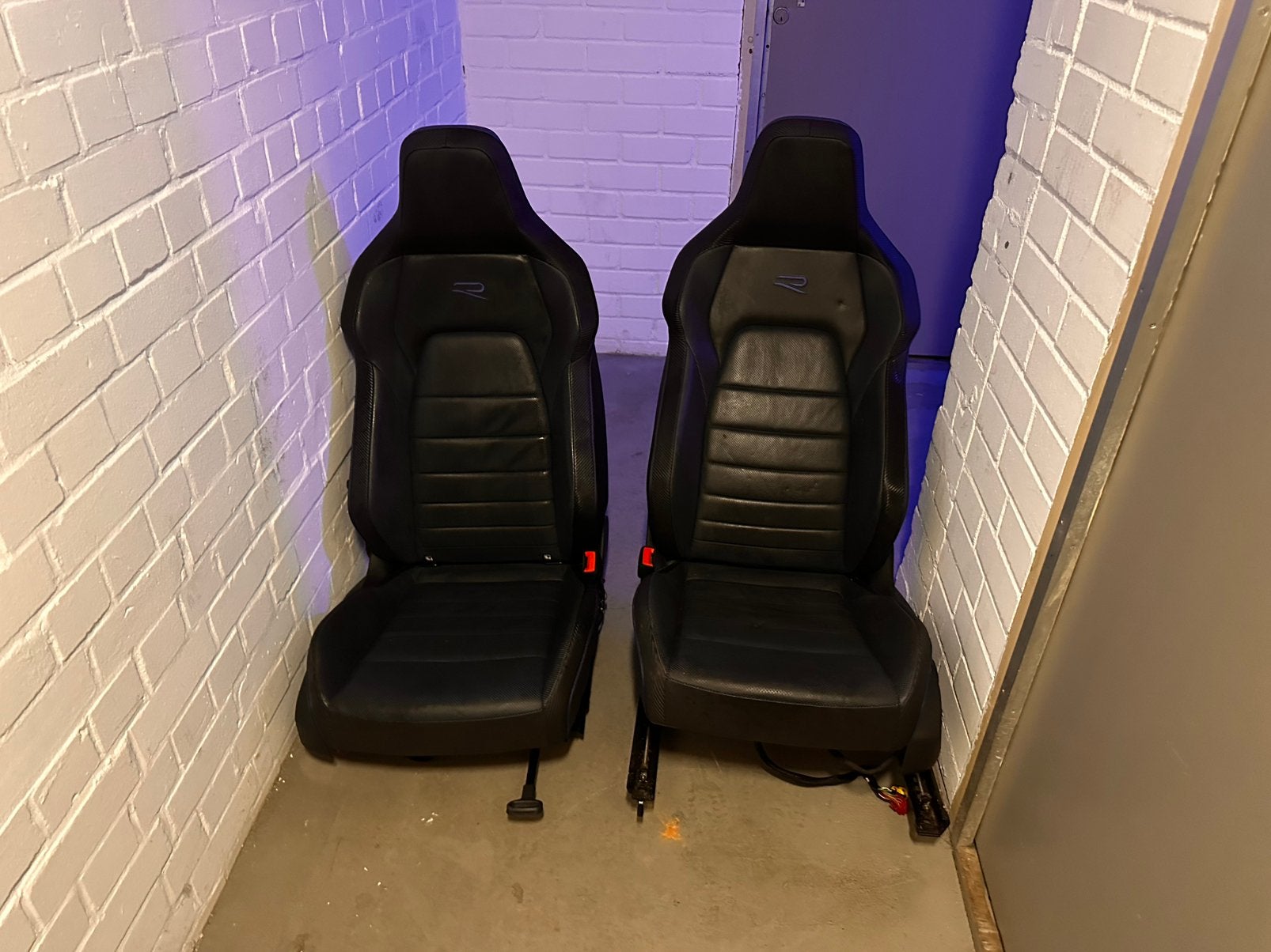 Kit intérieur en cuir carbone pour VW Golf 8 R, Enlèvement