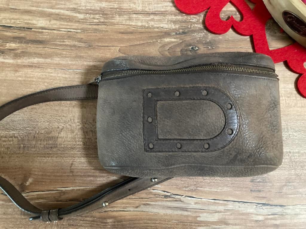 Delvaux, Ophalen of Verzenden