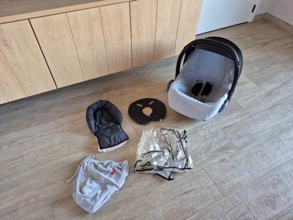 Maxi-Cosi met EasyBase + regenhoes + reservehoes, Kinderen en Baby's, Ophalen, Autogordel of Isofix, Gebruikt, 0 t/m 13 kg