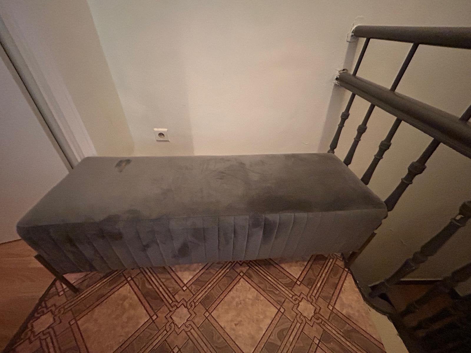 2 langwerpige poefjes, Ophalen, Gebruikt, Stof, Donker grijze kleur