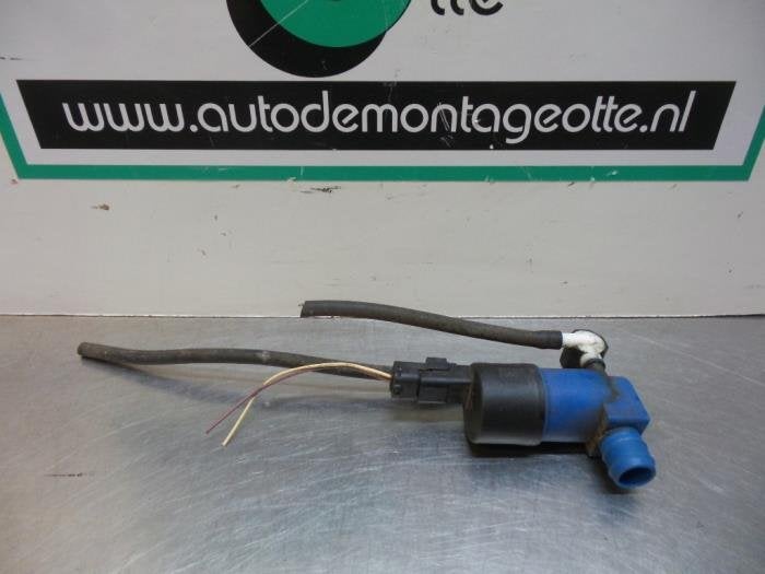 Ruitensproeierpomp voor van een Renault Clio (Clio 3 06-), Auto-onderdelen, Ruiten en Toebehoren, Gebruikt, -, Renault, -