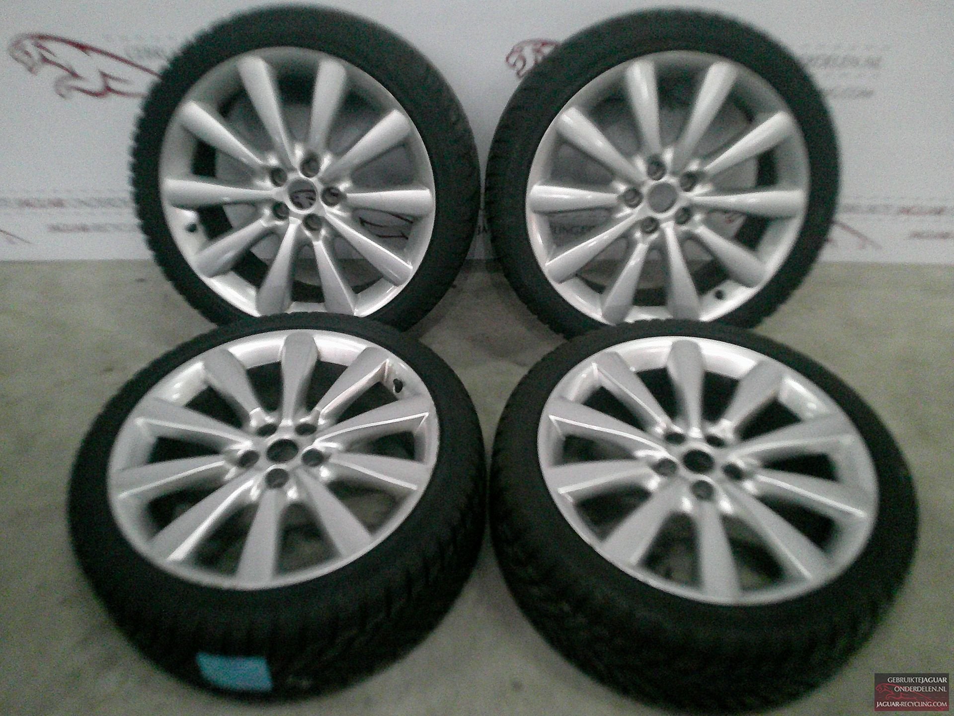 19″ Atura Jaguar XJ / XF velgen set met Dunlop Winterbanden, Auto-onderdelen, Banden en Velgen, Banden en Velgen, Winterbanden