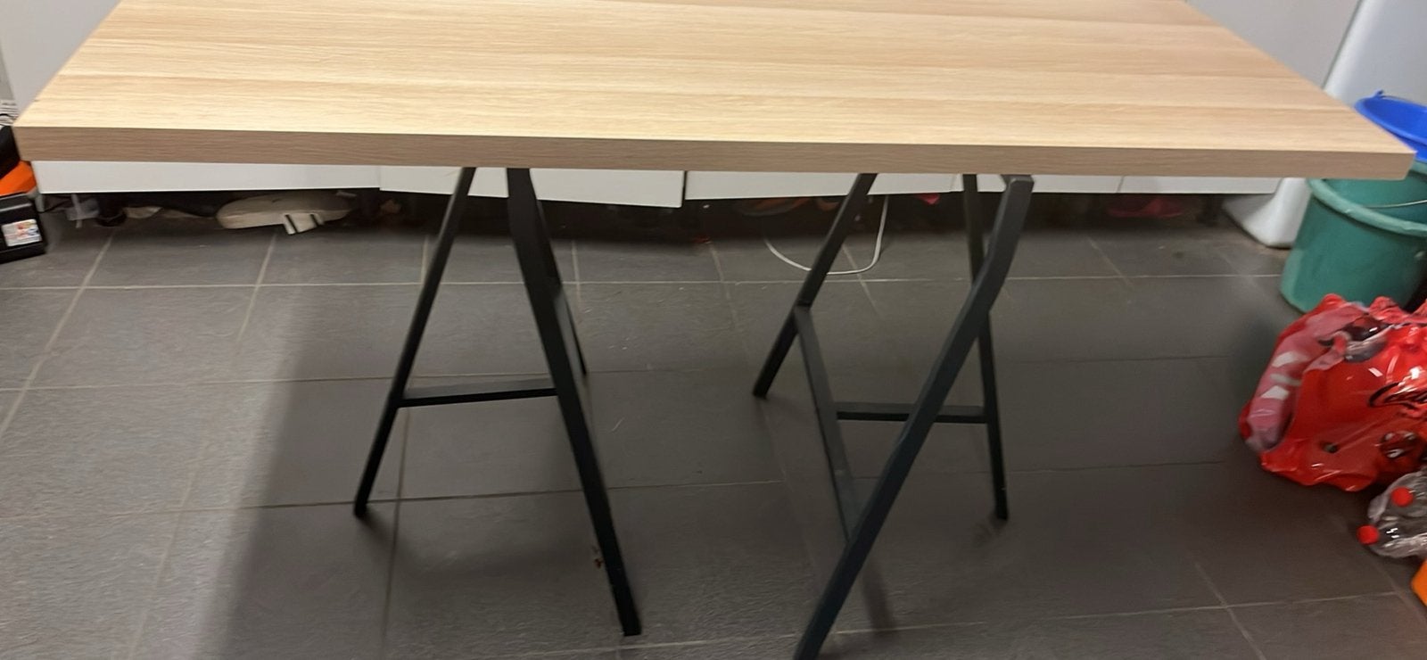 Bureau (blad met 2 schragen) - 60 x140 cm, Huis en Inrichting, Ophalen, Zo goed als nieuw