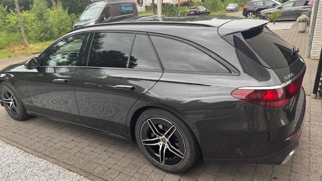 Mercedes-Benz E-Klasse 200 T AMG line (automatique), Autos, Mercedes-Benz, Argent ou Gris, Achat, Euro 6, Entreprise