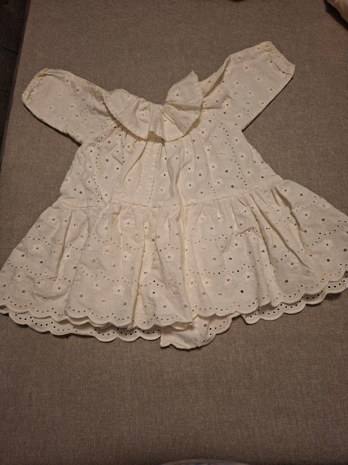 lot oude poppenkleedjes,broekje,sokjes ,schoentjes kransjes,, Verzamelen, Ophalen, Pop