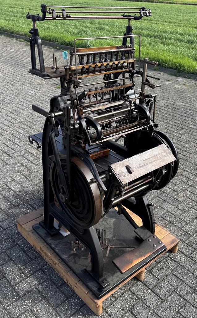 Martini FK-1 naaimachine voor boeken, Hobby en Vrije tijd, Gebruikt, Naaimachine, Industrieel, Ophalen