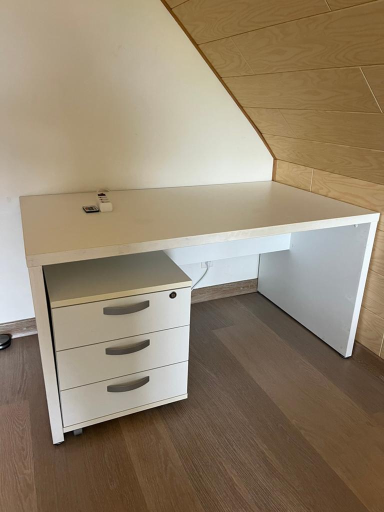 Bureau met kastje, Huis en Inrichting, Ophalen, Zo goed als nieuw