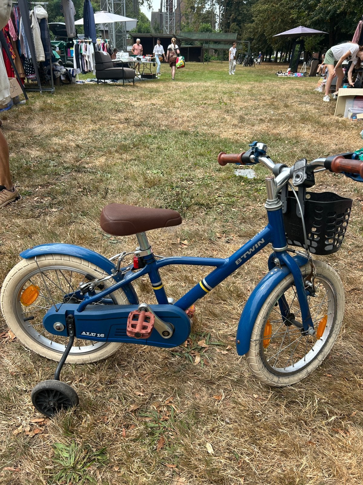Btwin 16” kinderfiets voor kids 4-6jaar oud. Perfect staat., Fietsen en Brommers, Fietsen | Kinderfietsjes, Ophalen, Zijwieltjes