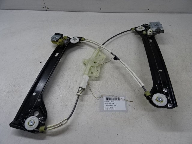 VITRE MECANISME AVANT GAUCHE Mercedes-Benz CLA (117.3), Mercedes-Benz, Utilisé, Dialog.mb@mercedes-benz.com, Mercedes-Benz AG