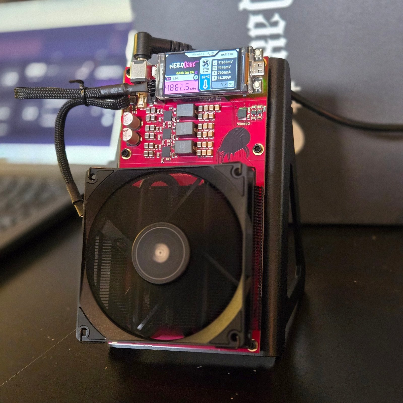 NerdQaxe++ Bitcoin Miner 4.8 TH/s, Computers en Software, Ophalen of Verzenden, Zo goed als nieuw