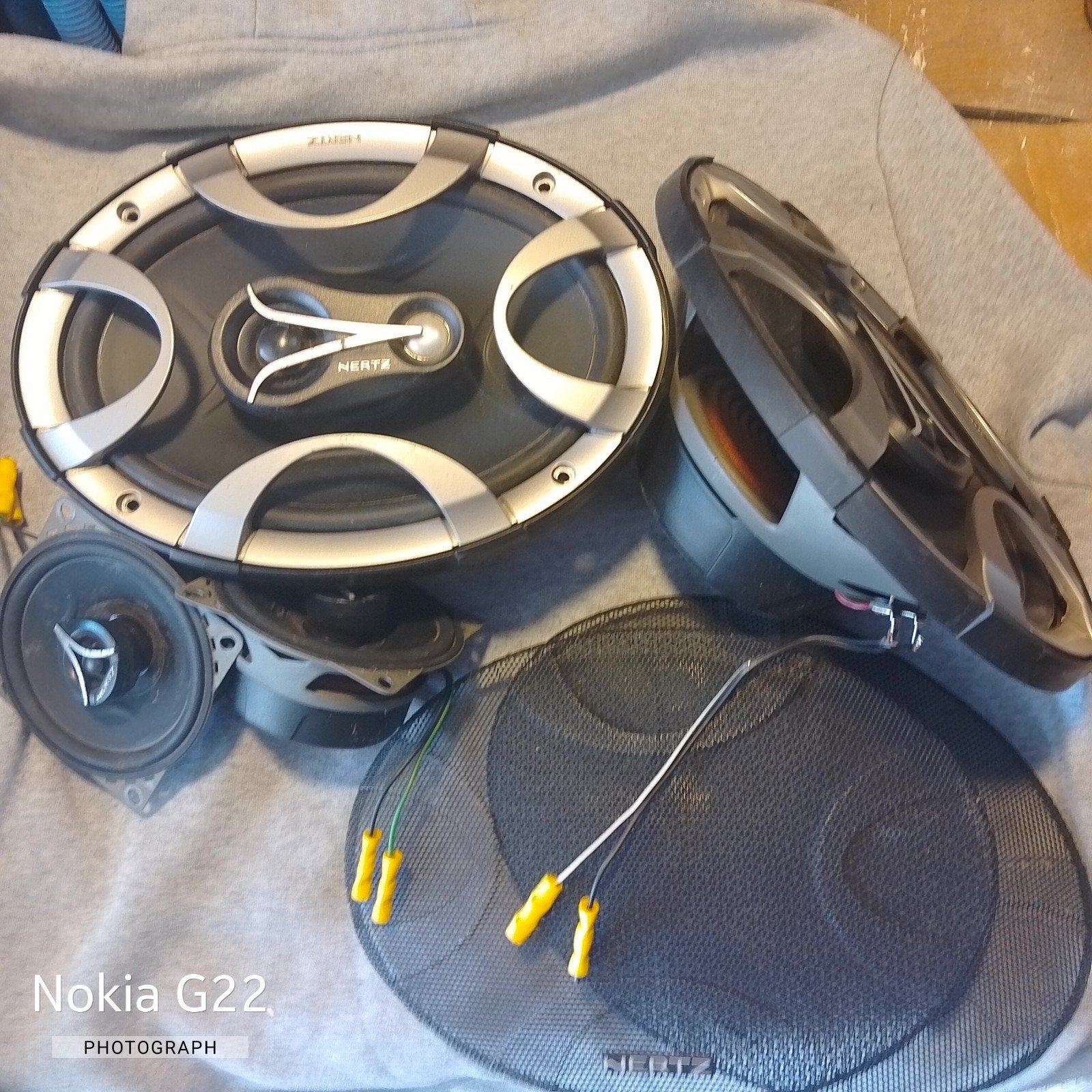 Hertz speakers 300W / 120W, Auto diversen, Verzenden, Gebruikt