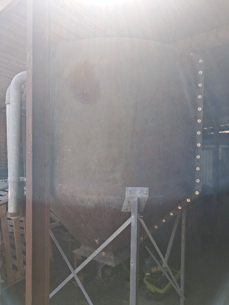 Voeder silo, Ophalen