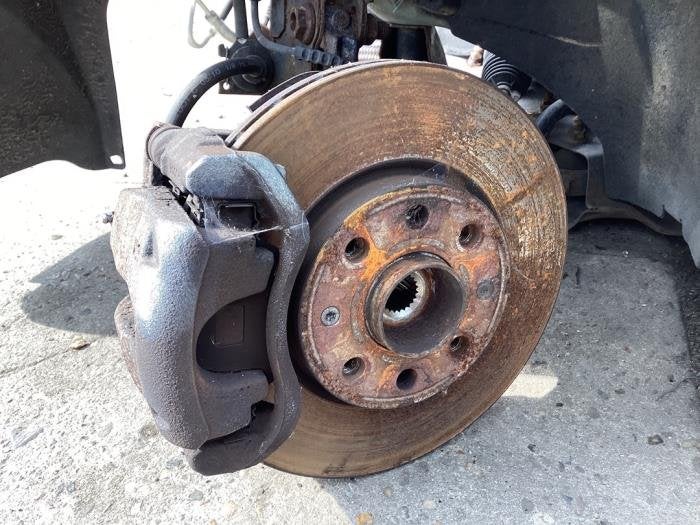 Fusee links-voor van een Opel Corsa, Gebruikt, -, -, Opel