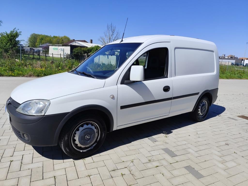 Gekeurde Opel combo 1.3cdti zeer proper airco, Auto's, Trekhaak, Opel, Particulier, Te koop