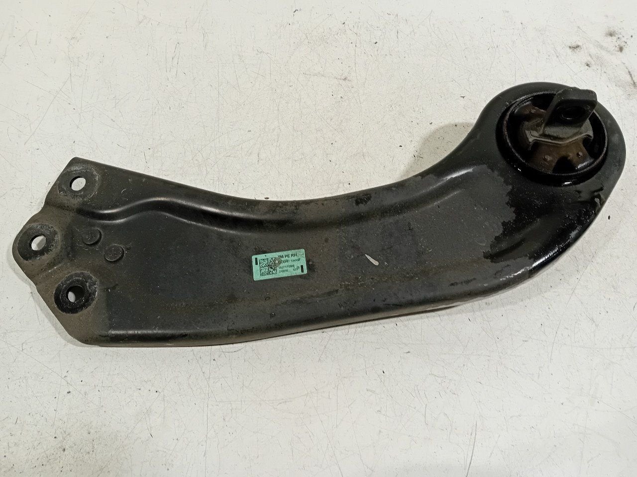 Draagarm rechts achter Hyundai Santa Fe, Onderdelen@venauto.nl, Van der Ven Autorecycling B.V., Ettenseweg 76, 4706 PB Roosendaal, The Netherlands