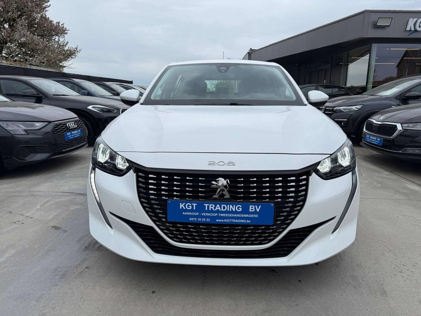 Peugeot 208 1.2i FULL LED CAMERA NAVIGATIE CARPLAY PDC AIRCO, Stof, 1199 cc, 1055 kg, Wit