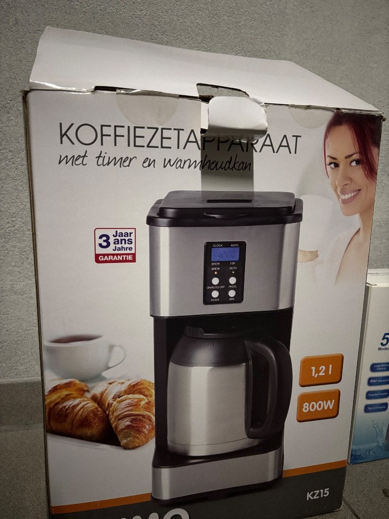 Nieuw nooit gebruikt koffiezetapparaat, Elektronische apparatuur, Ophalen, 10 kopjes of meer, Gemalen koffie, Koffiemachine