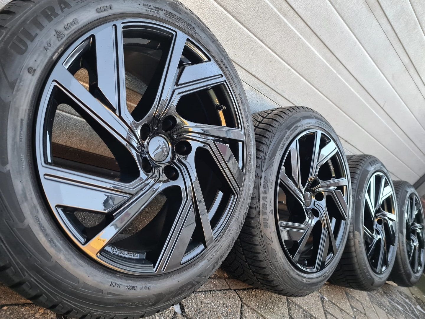 19 “ Tesla Model Y velgen Performance winterbanden sensoren, Auto-onderdelen, 19 inch, 255 mm, -, -