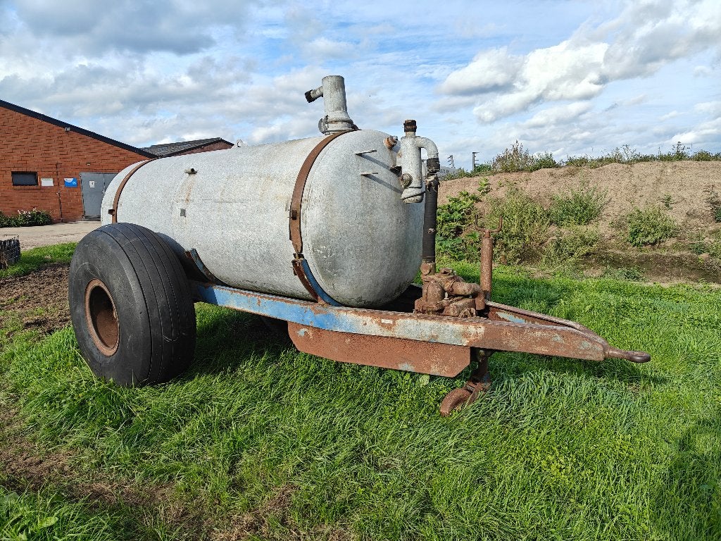 Récipient à boire pour bovins ou chevaux 3000 litres, Animaux & Accessoires, Enlèvement, Bétail