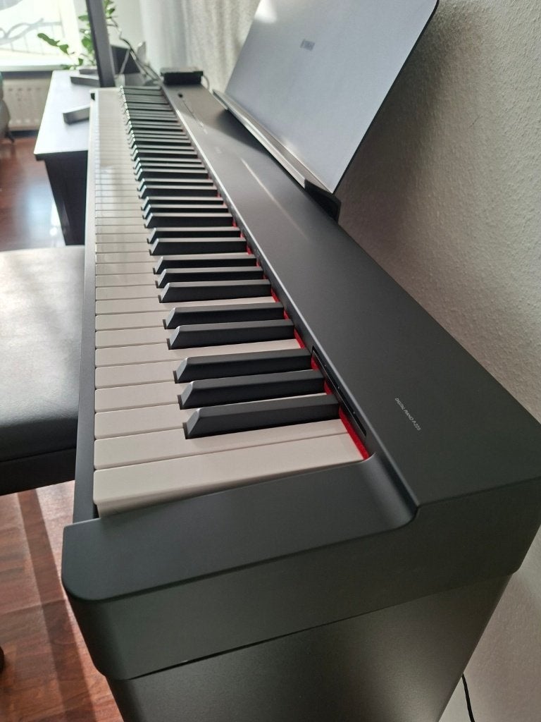 Yamaha P-225B Digitale Piano + Standaard, 88 touches, Sensitif, Yamaha, Comme neuf