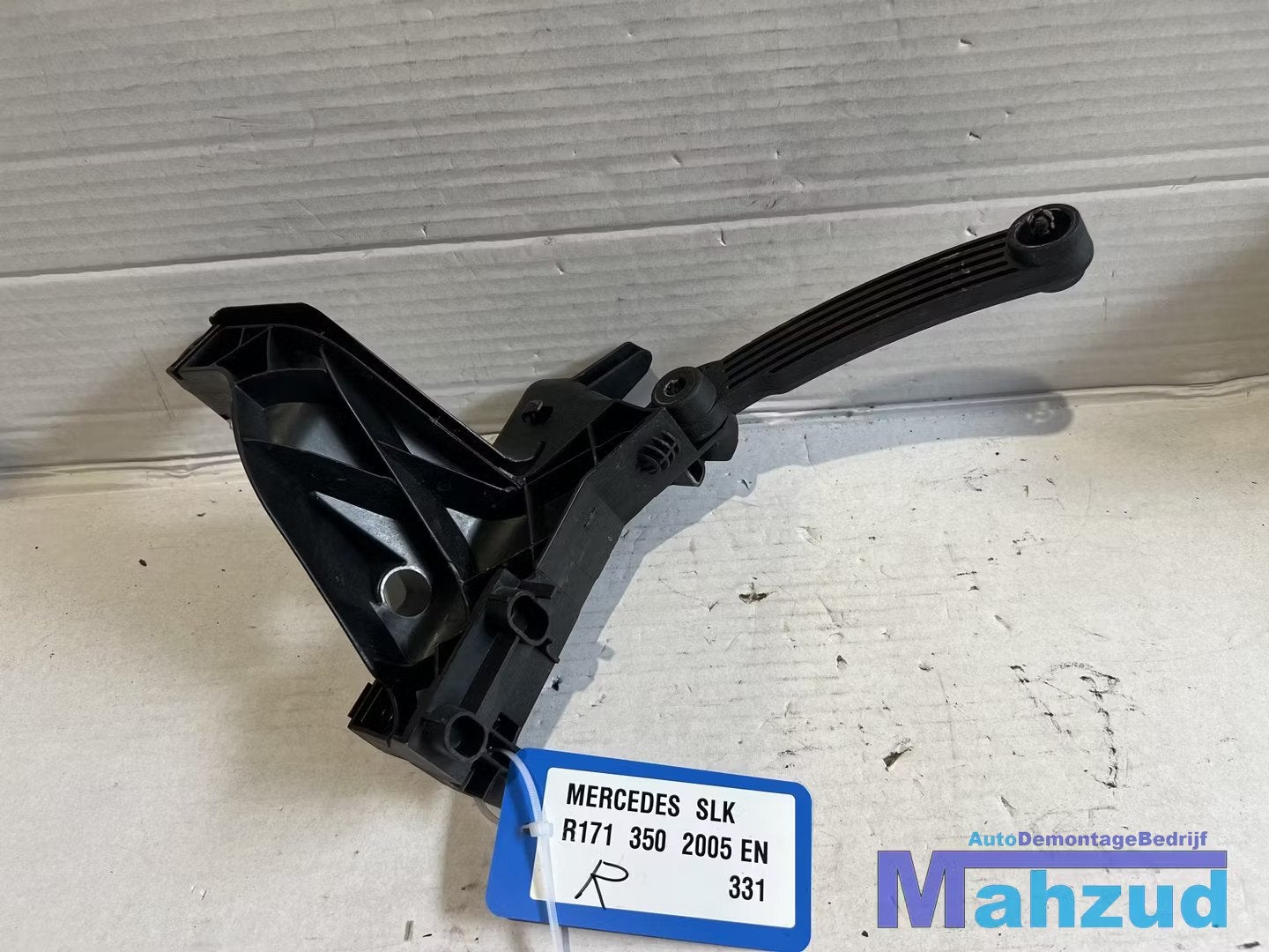 MERCEDES SLK R171 Rechts bagage kap 2005-2011 A1719630214, Gebruikt, Mercedes-Benz AG, Mercedes-Benz, Mercedesstrasse 120
70372  Stuttgart, DE