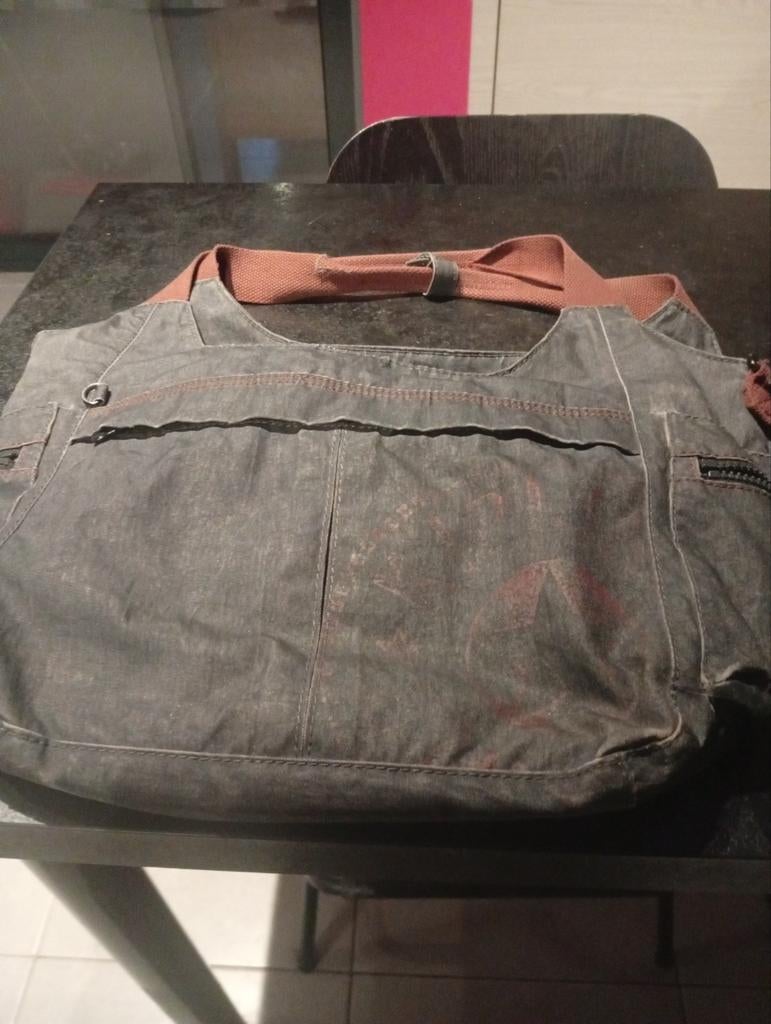 Sac Kipling, Enlèvement ou Envoi