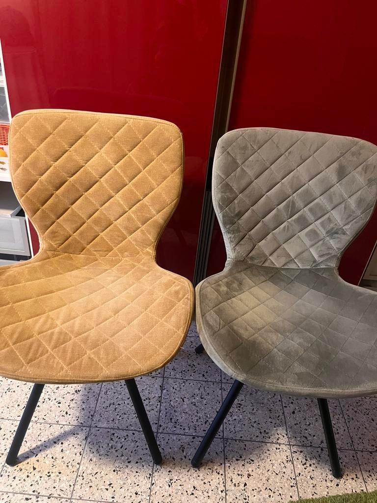 2 fluwelen stoelen z.g.a.n., Huis en Inrichting, Stoelen, Ophalen, Zo goed als nieuw