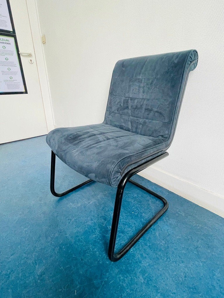 +/- 200 CHAISES Stoll, Citterio, Ikea ... àpd 5€ ! @ OXFAM, Maison & Meubles, Chaises, Enlèvement, Métal, Bleu, Cinq, Six Chaises ou plus