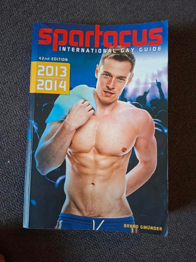 SPARTACUS GIDS (GAYGUIDE)2012_2014, Livres, BD | Comics, Autres régions, Enlèvement ou Envoi, Utilisé, Comics