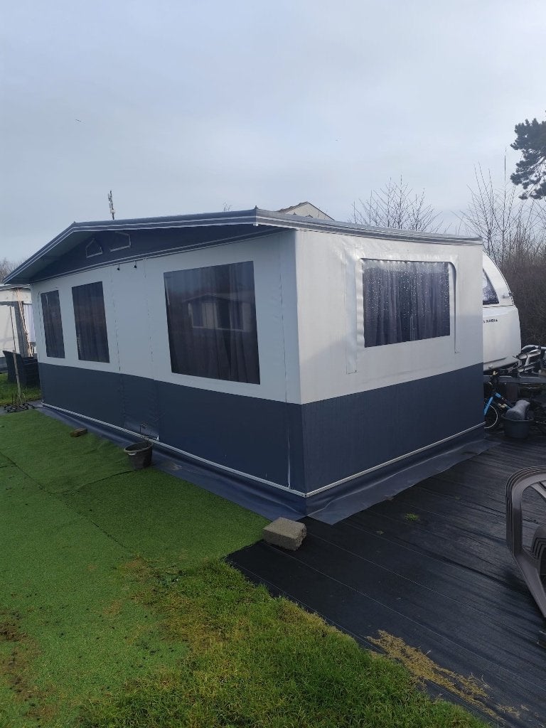 Adria Aviva 522 PT (2022) – vaste voortent – TOP staat, Caravanes & Camping, Auvent, Lits superposés, Particulier, Adria