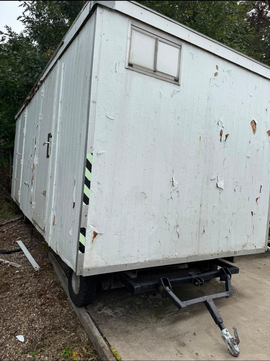 Grand wagon-toilettes, 6 toilettes pour femmes et 2 toilette, Enlèvement