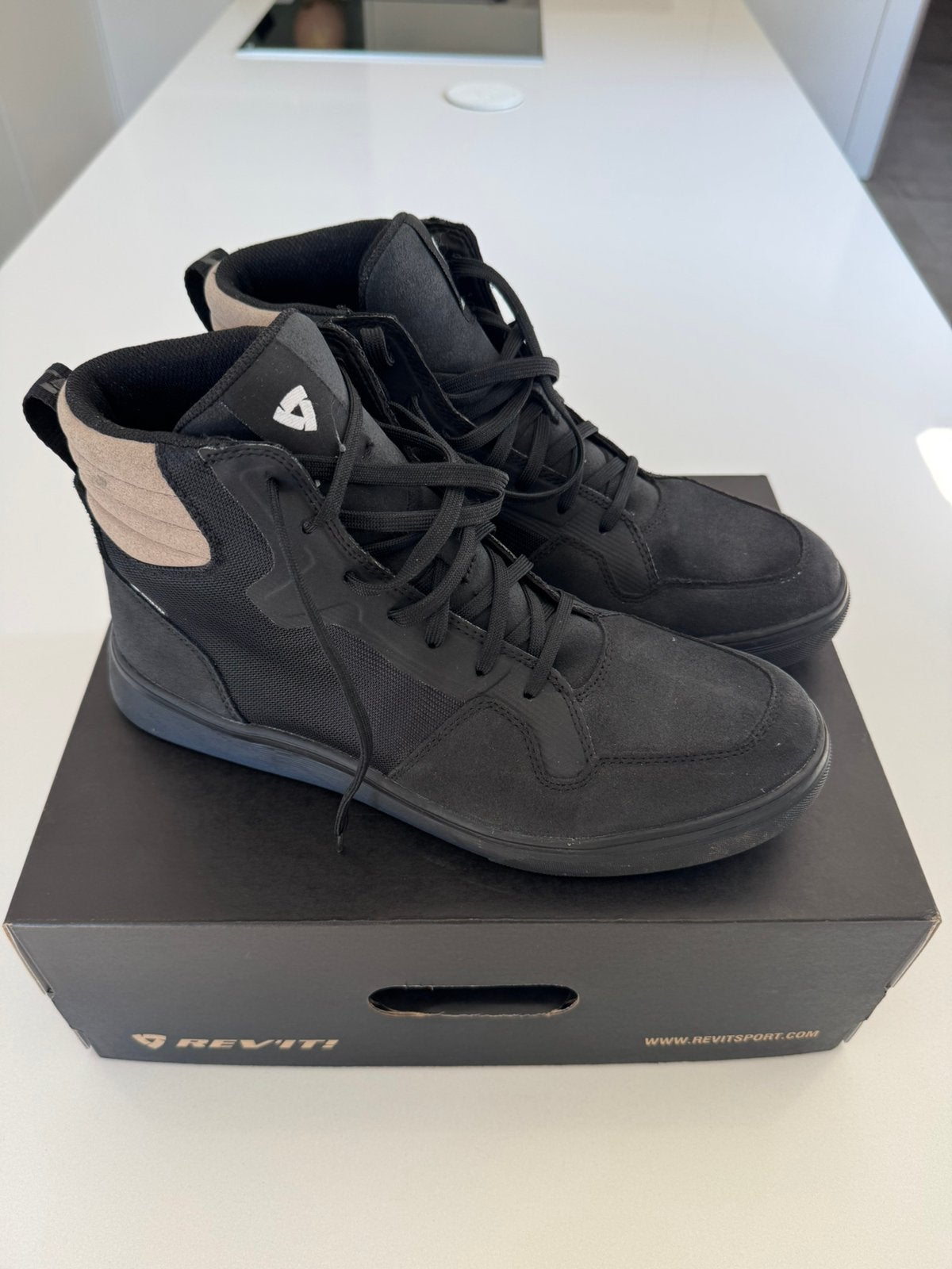 Motorschoenen Rev’It GoreTex in uitstekende staat. Maat 44, Motoren, Kleding | Motorkleding, Ophalen, Tweedehands, Dames, Overige typen