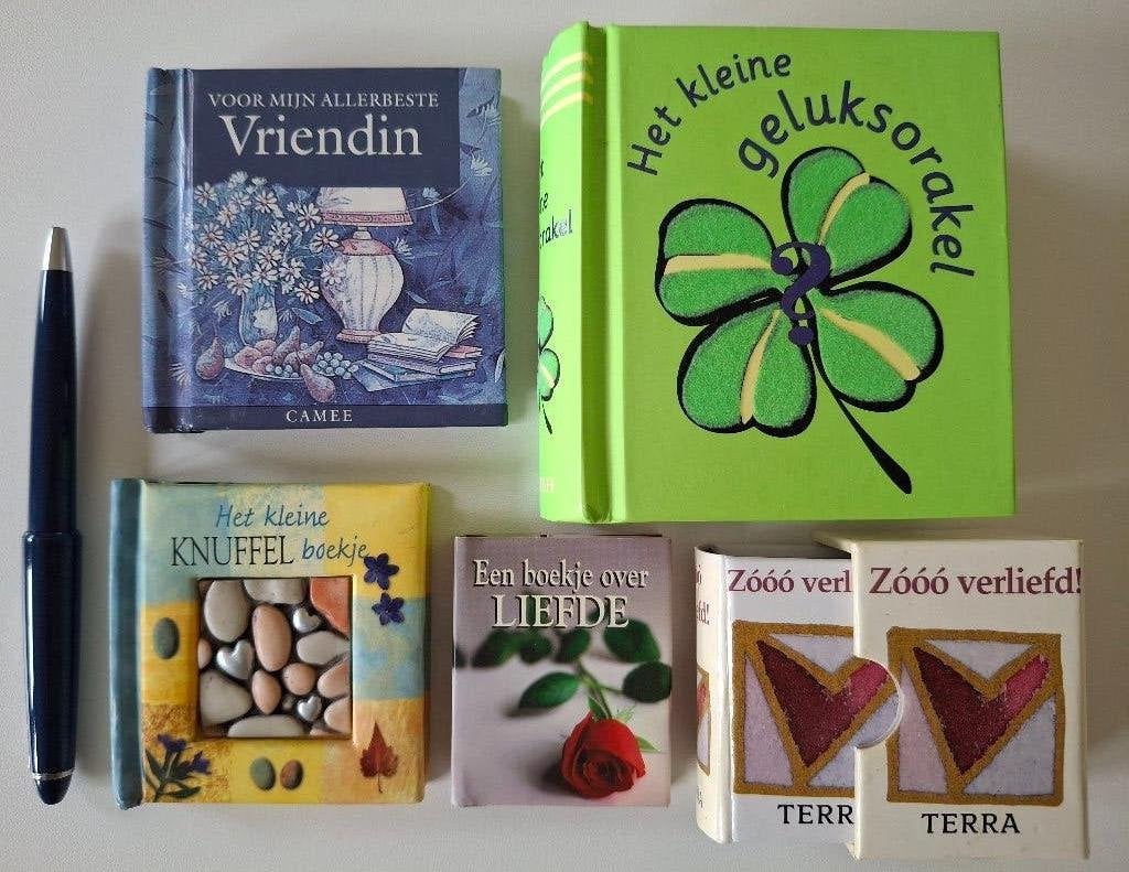 5 mini-boekjes (geluk, vriendschap, liefde,...), Ophalen of Verzenden, Zo goed als nieuw