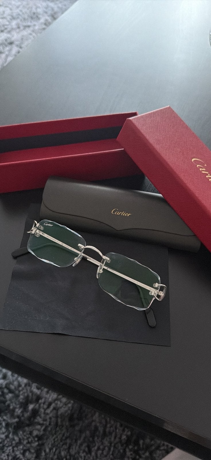Lunette Cartier, Enlèvement, Comme neuf