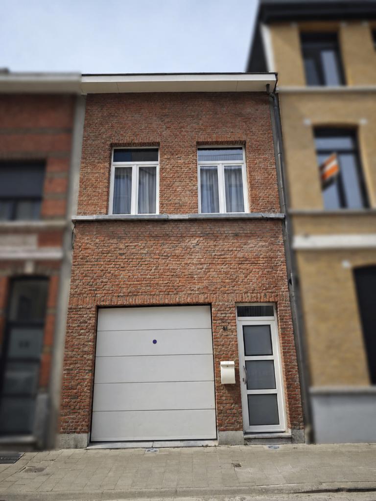 Instapklare woning met garage en tuin in opkomend Den Dam, Tot 200 m², Antwerpen, 253 kWh/m²/jaar, Antwerpen (stad)