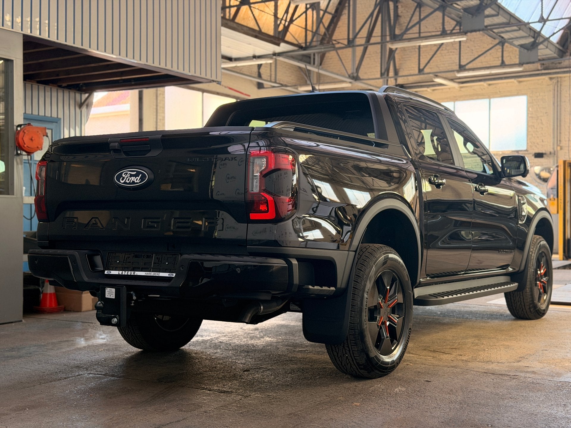 Ford Ranger Wildtrak PHEV 2.3i 281Pk - FACELIFT, Autos, Achat, Noir, 2261 cm³, 3500 kg