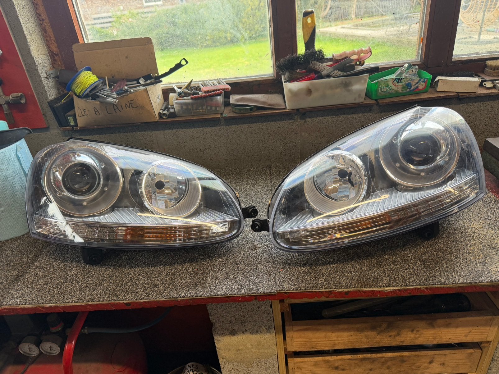 Phare golf 5 , jetta, Enlèvement ou Envoi