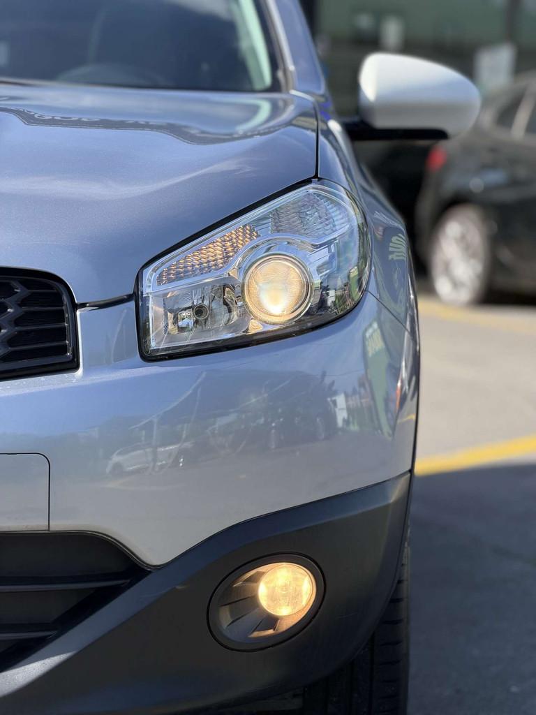 Nissan QASHQAI 1.6i*NAVI*CAMERA*PANO*BT*USB* Garantie 12 Moi, Auto's, Voorwielaandrijving, Stof, Gebruikt, Zwart