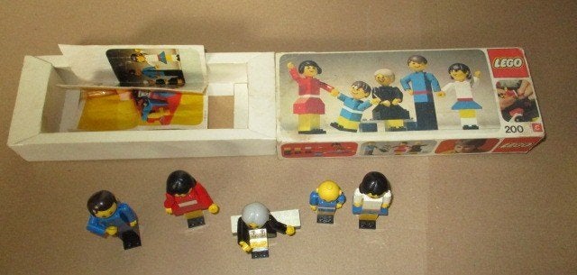 Boite de Lego 200 famille  complet, Lego, Ensemble complet, Utilisé, Instructions incluses
