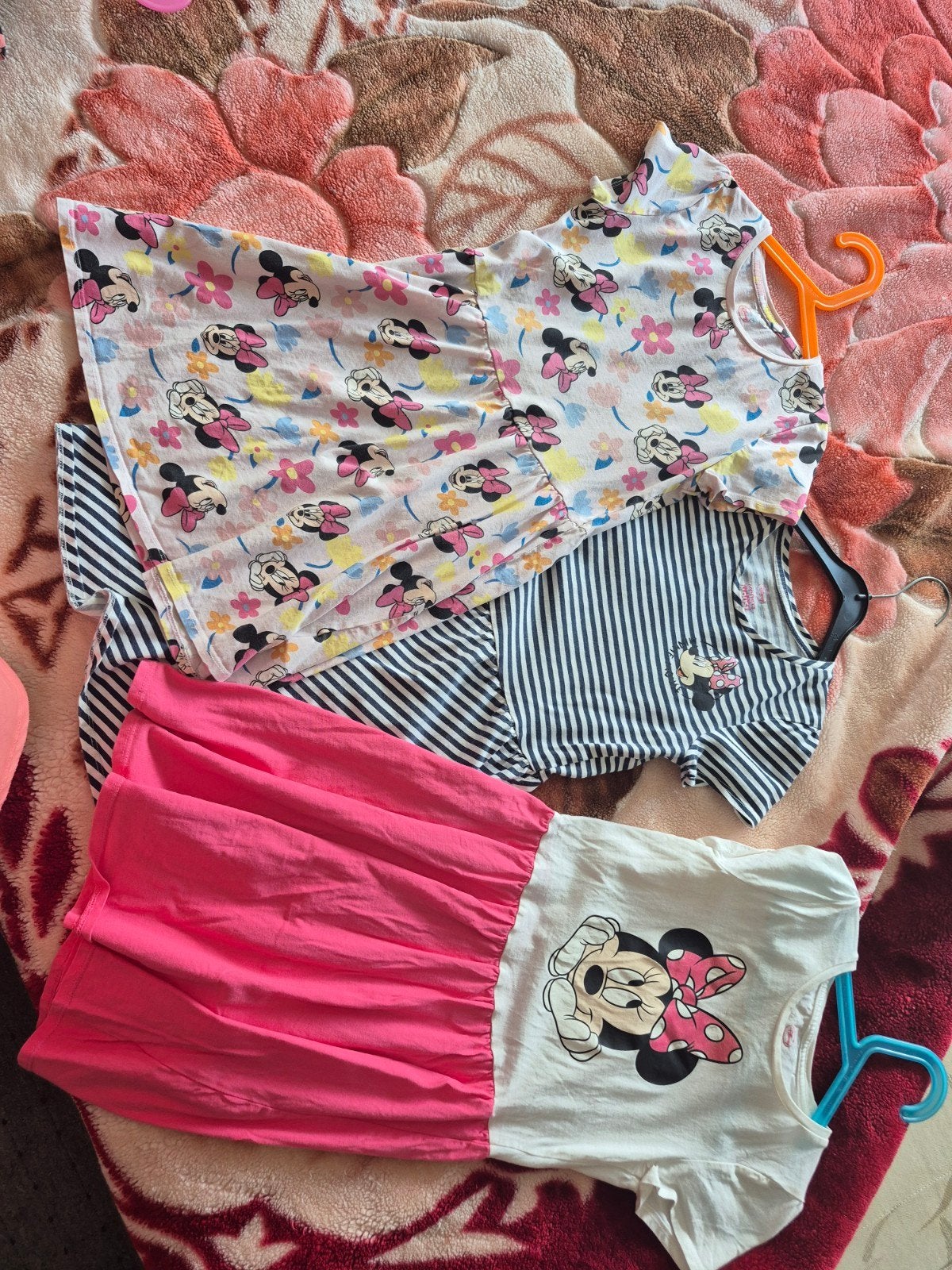 3kleedjes van minnie mouse, Kinderen en Baby's, Kinderkleding | Kinder-kledingpakketten, Ophalen