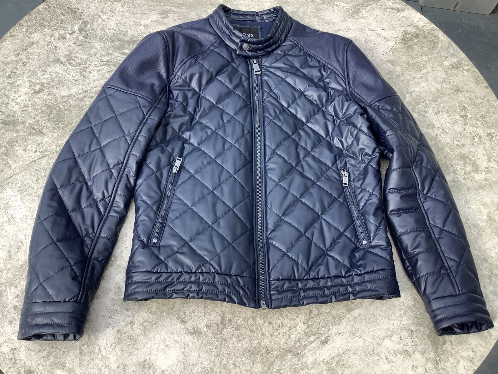 Prachtige vest GUESS, maat L, Vêtements | Hommes, Enlèvement, Comme neuf, Taille 52/54 (L), Bleu