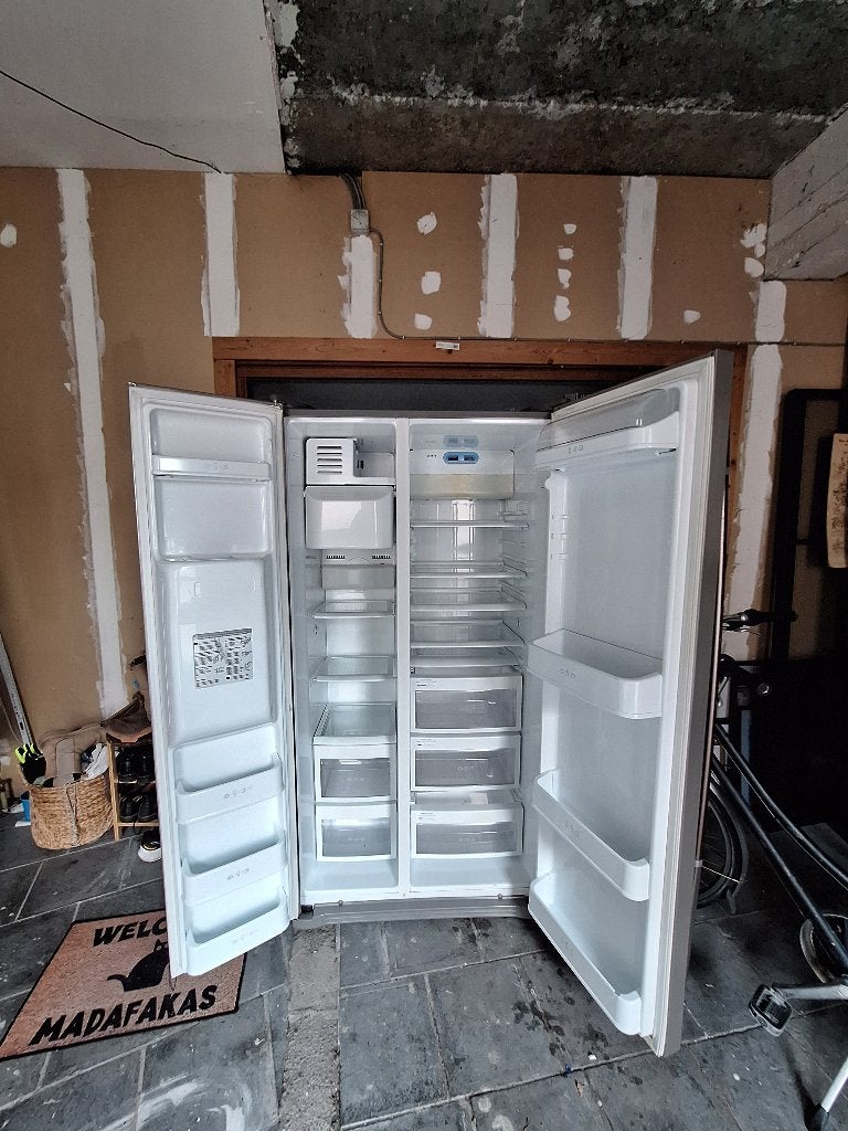 Frigo (amerikaanse stijl) LG, Elektronische apparatuur, Koelkasten en IJskasten, Ophalen, Gebruikt, 200 liter of meer, 60 cm of meer