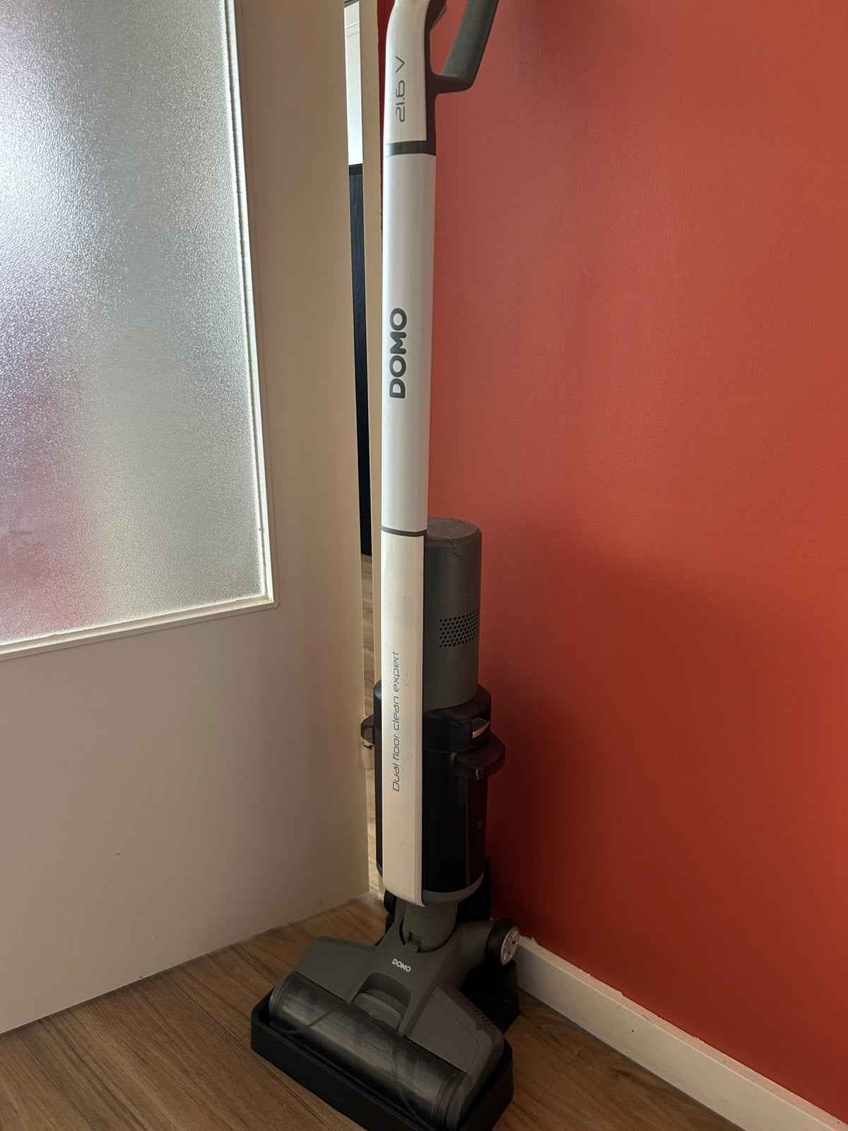 Nettoyeur de sol sans fil DOMO Dual Floor Clean Expert, Enlèvement, Comme neuf, Réservoir, Sans fil