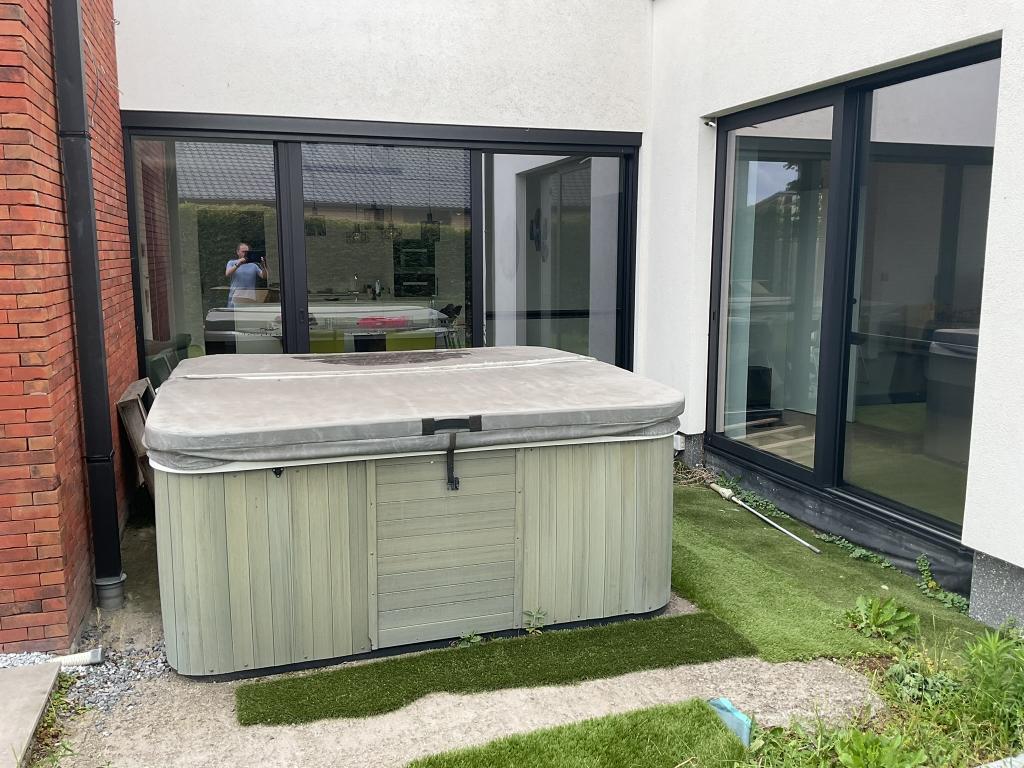 Jaccuzi 5-personen VERKOCHT, Tuin en Terras, Ophalen, Gebruikt, Filter, Vast