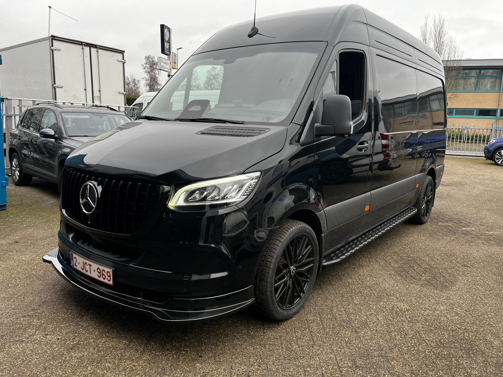 Treeplanken Amg styling pakket mercedes Sprinter en vito, Autos : Divers, Tuning & Styling, Enlèvement ou Envoi