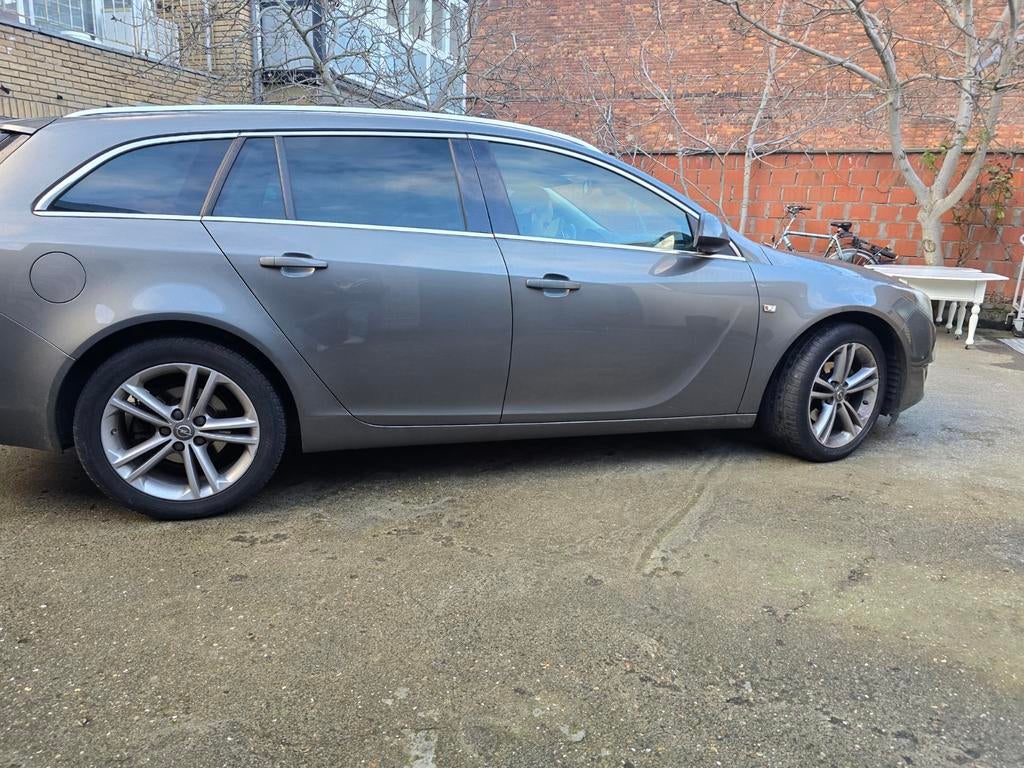 Opel insignia sport tourer 2017 euro 6b Diesel, Autos, Cuir, Argent ou Gris, Achat, Entretenue par le concessionnaire