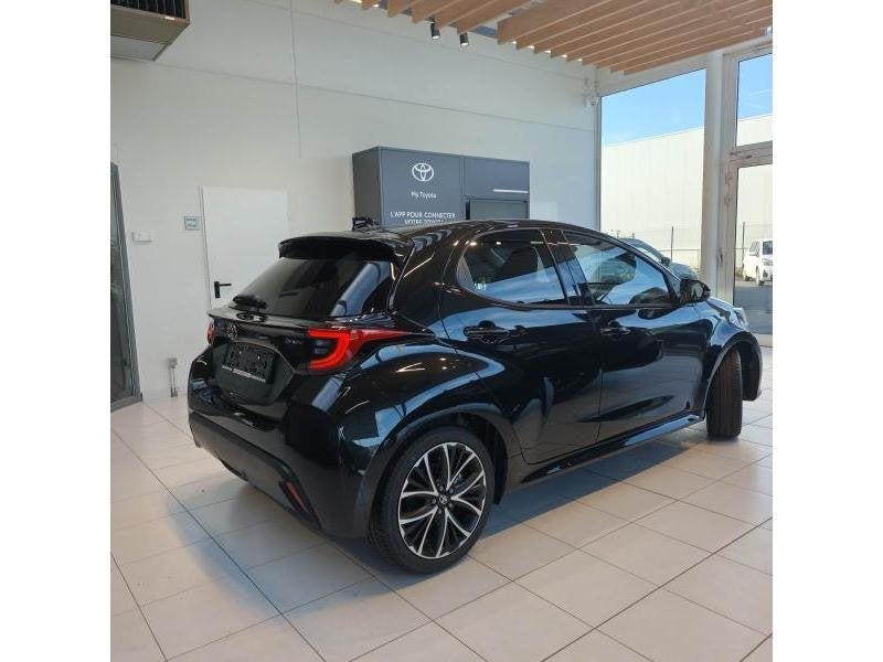 Toyota Yaris Iconic Hybrid Neuve de Stock!!!, Auto's, Automaat, 1497 cc, Zwart, 5 deurs