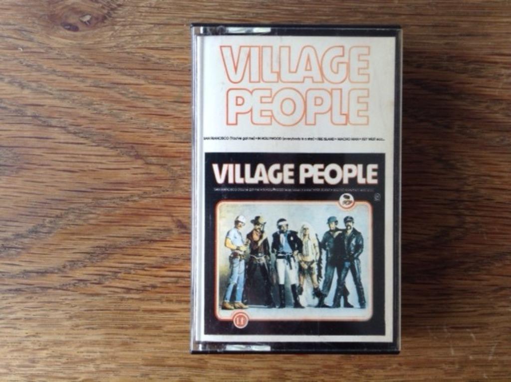 muziekcassette village people, CD & DVD, Cassettes audio, Enlèvement ou Envoi, R&B et Soul, 1 cassette audio, Originale